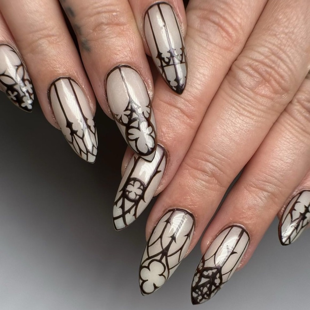 Black and Cream Floral Nail Set 24 pieces